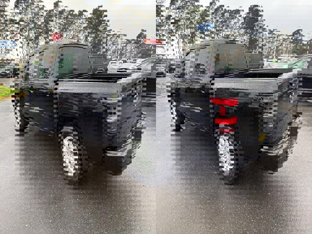 Used 2022 Nissan Frontier SV w/ Technology Package image 8