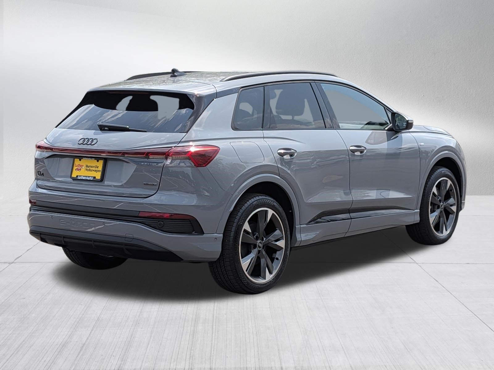 Used 2023 Audi Q4 e-tron Premium Plus w/ Premium Plus AWD/4WD image 7