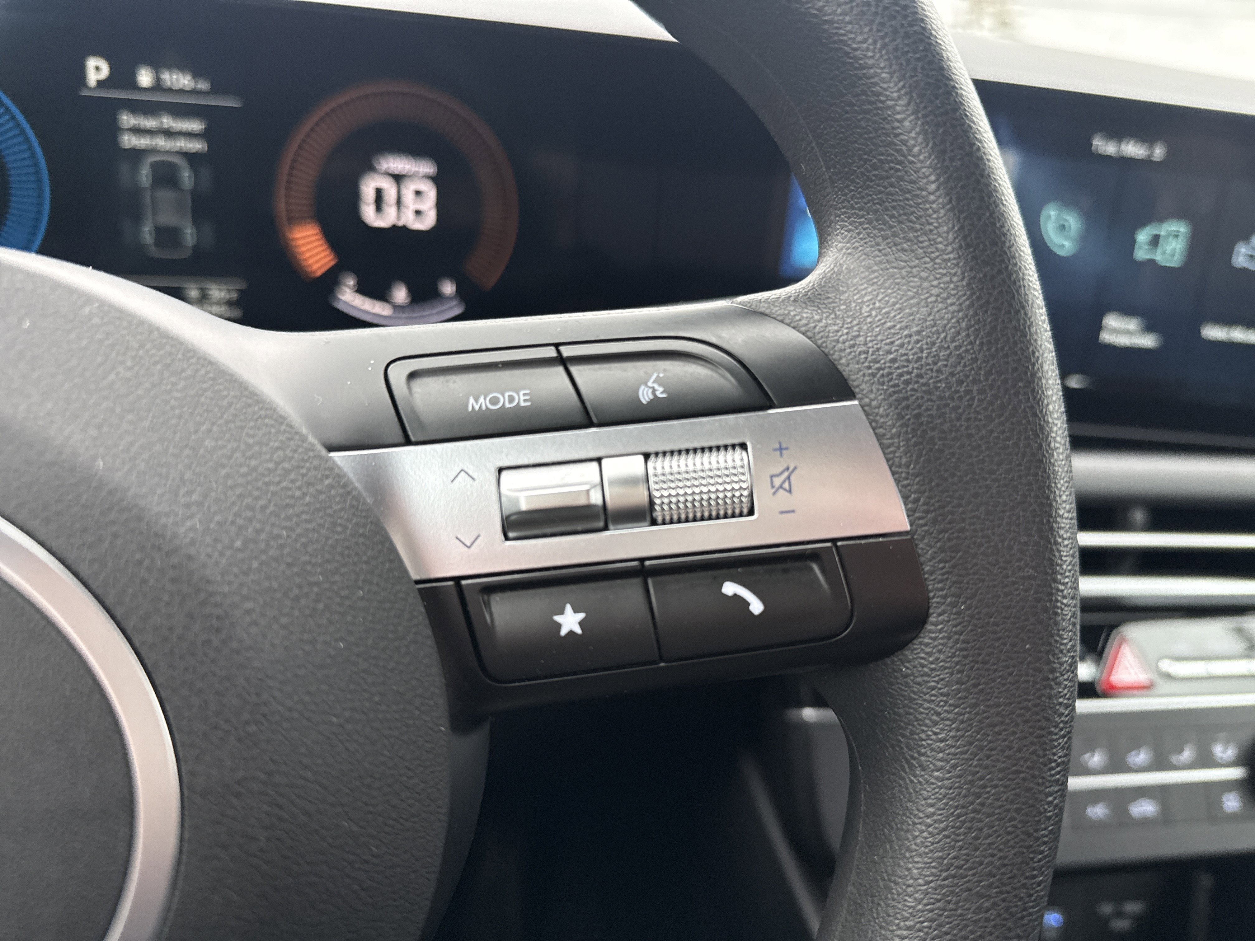 Certified 2025 Hyundai Santa Cruz SE image 18