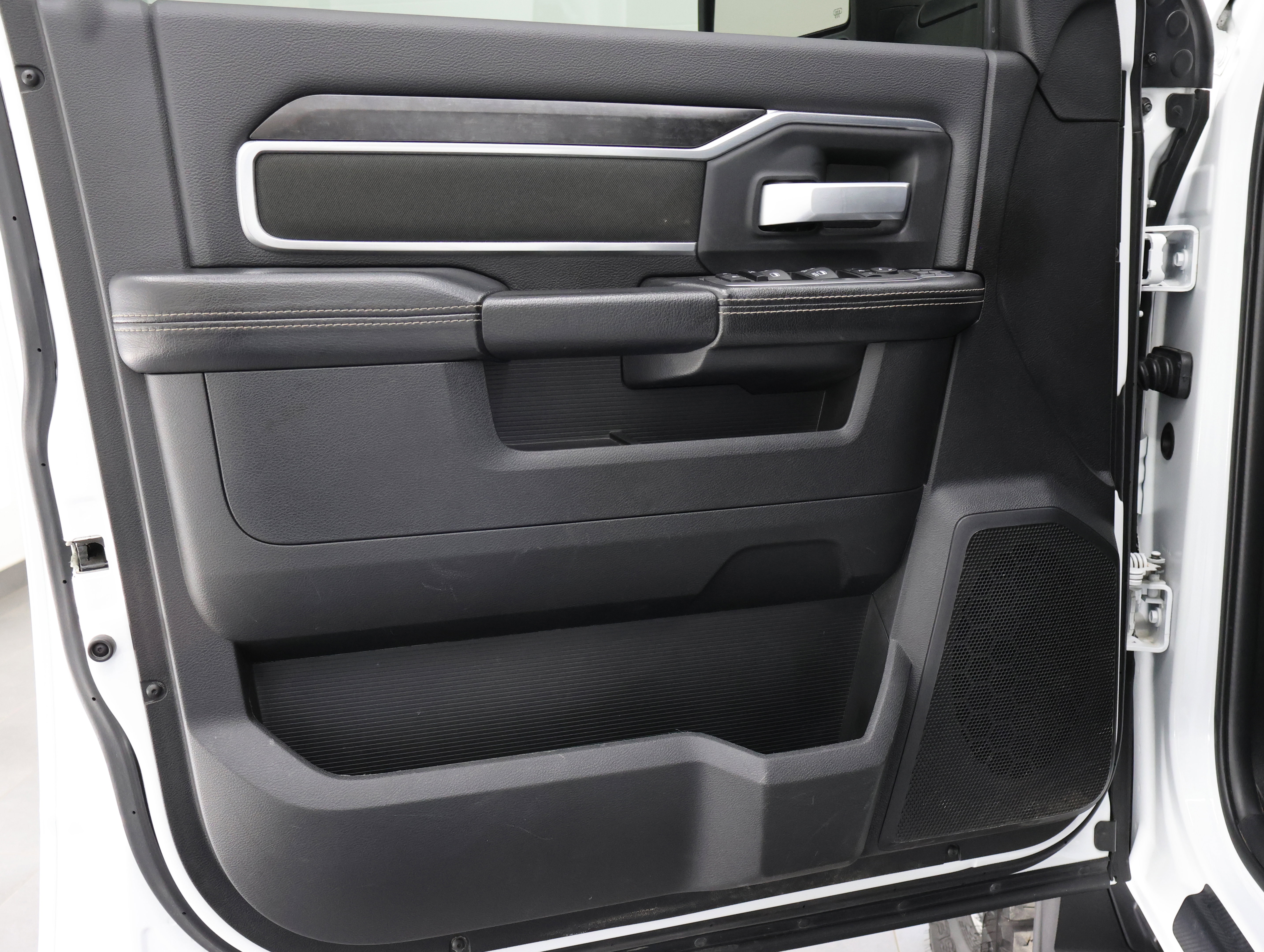 Used 2024 RAM 3500 Big Horn w/ Sport Appearance Package image 42