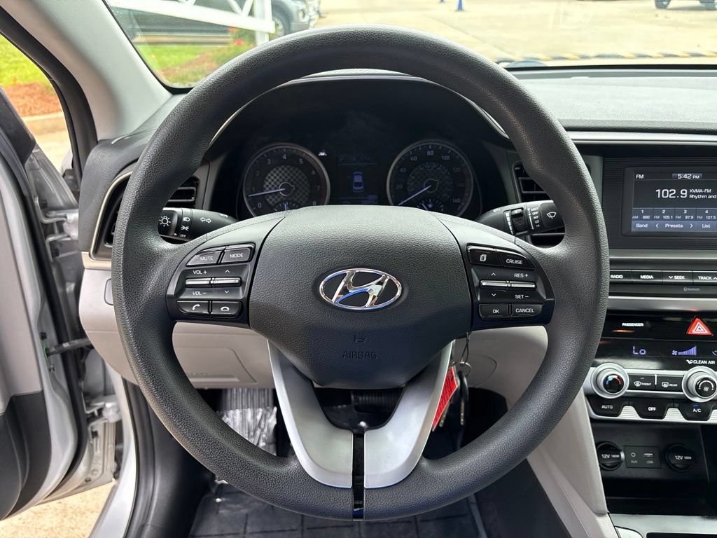 Used 2020 Hyundai Elantra SE FWD image 28