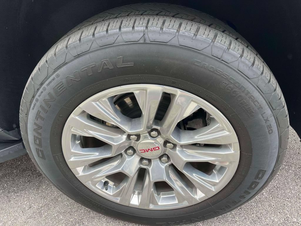 Used 2023 GMC Yukon XL Denali AWD/4WD image 11