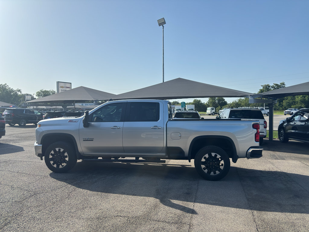 Used 2020 Chevrolet Silverado 2500 LT w/ Texas Edition AWD/4WD image 8