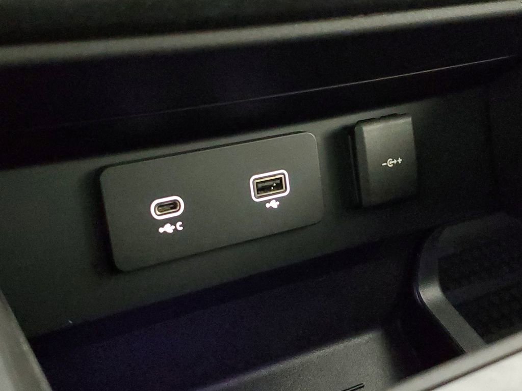 Used 2023 Land Rover Defender 110 Carpathian Edition image 26