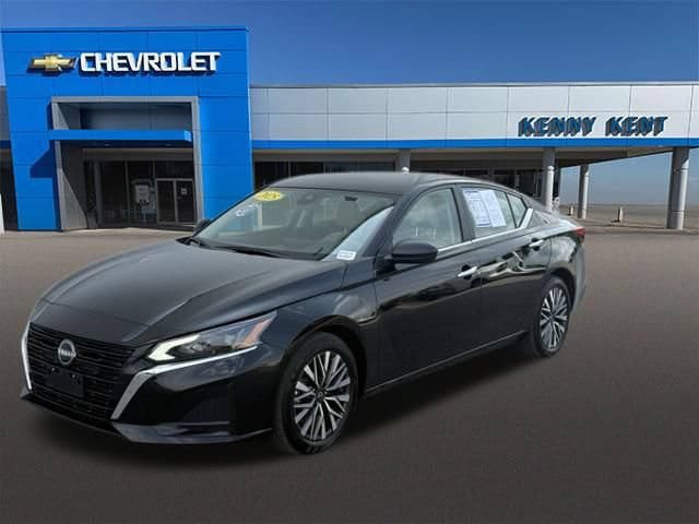 Used 2025 Nissan Altima 2.5 SV FWD image 27