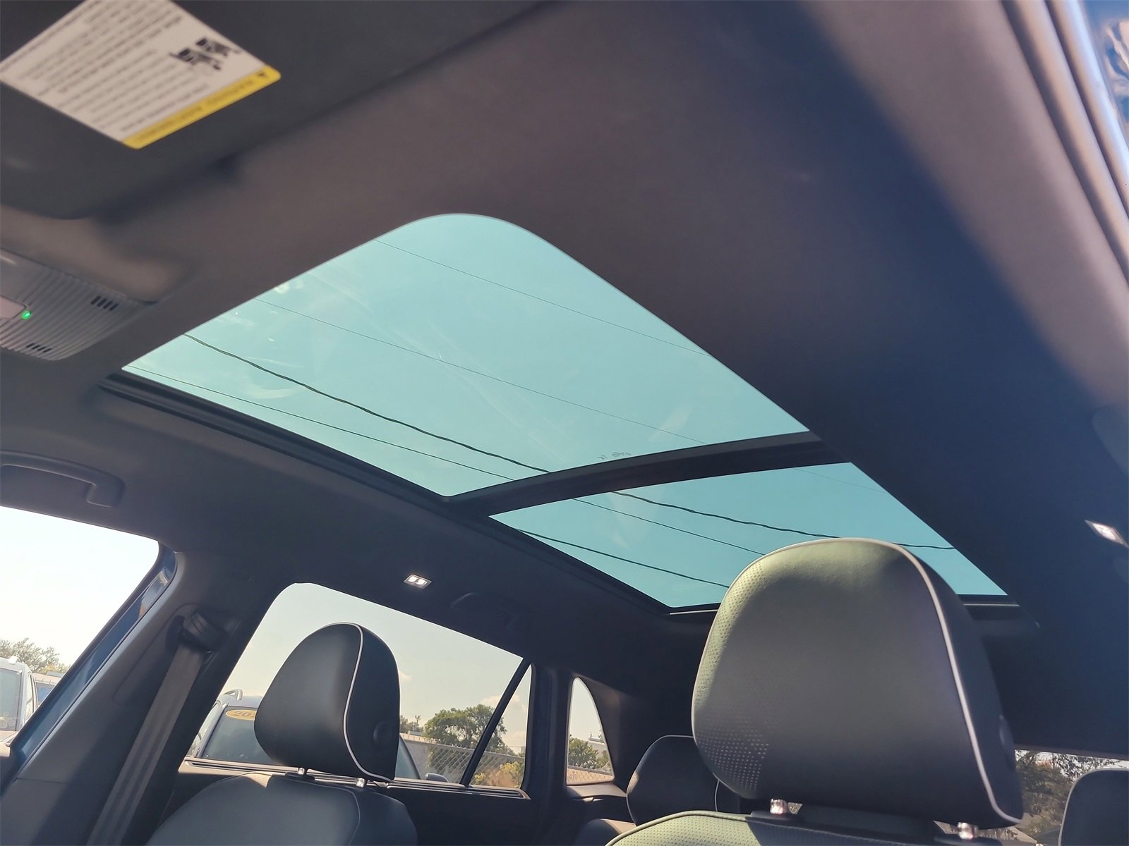 Used 2025 Volkswagen Atlas Cross Sport SEL Premium R-Line image 20