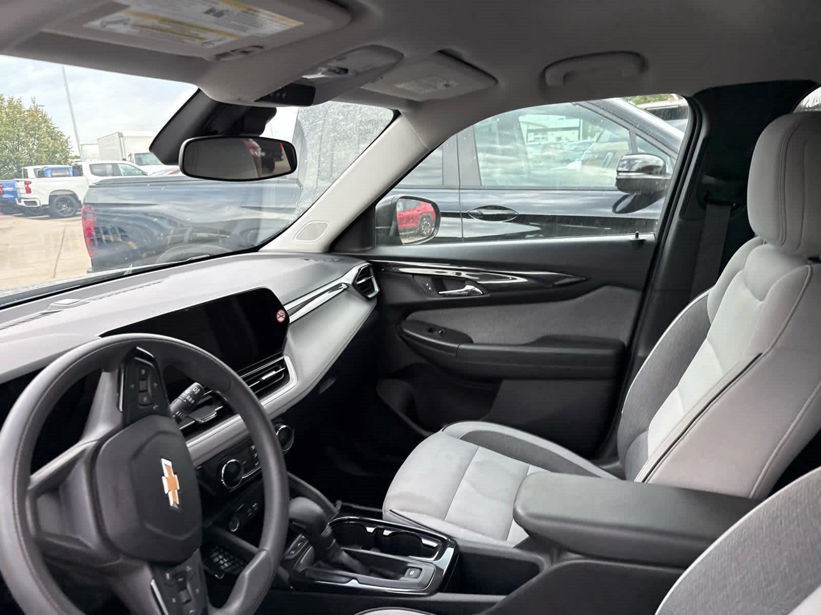 Used 2025 Chevrolet TrailBlazer LT AWD/4WD image 9