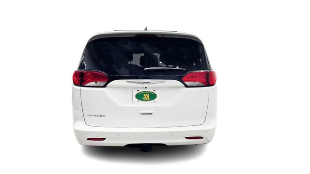 Used 2022 Chrysler Voyager LX image 6