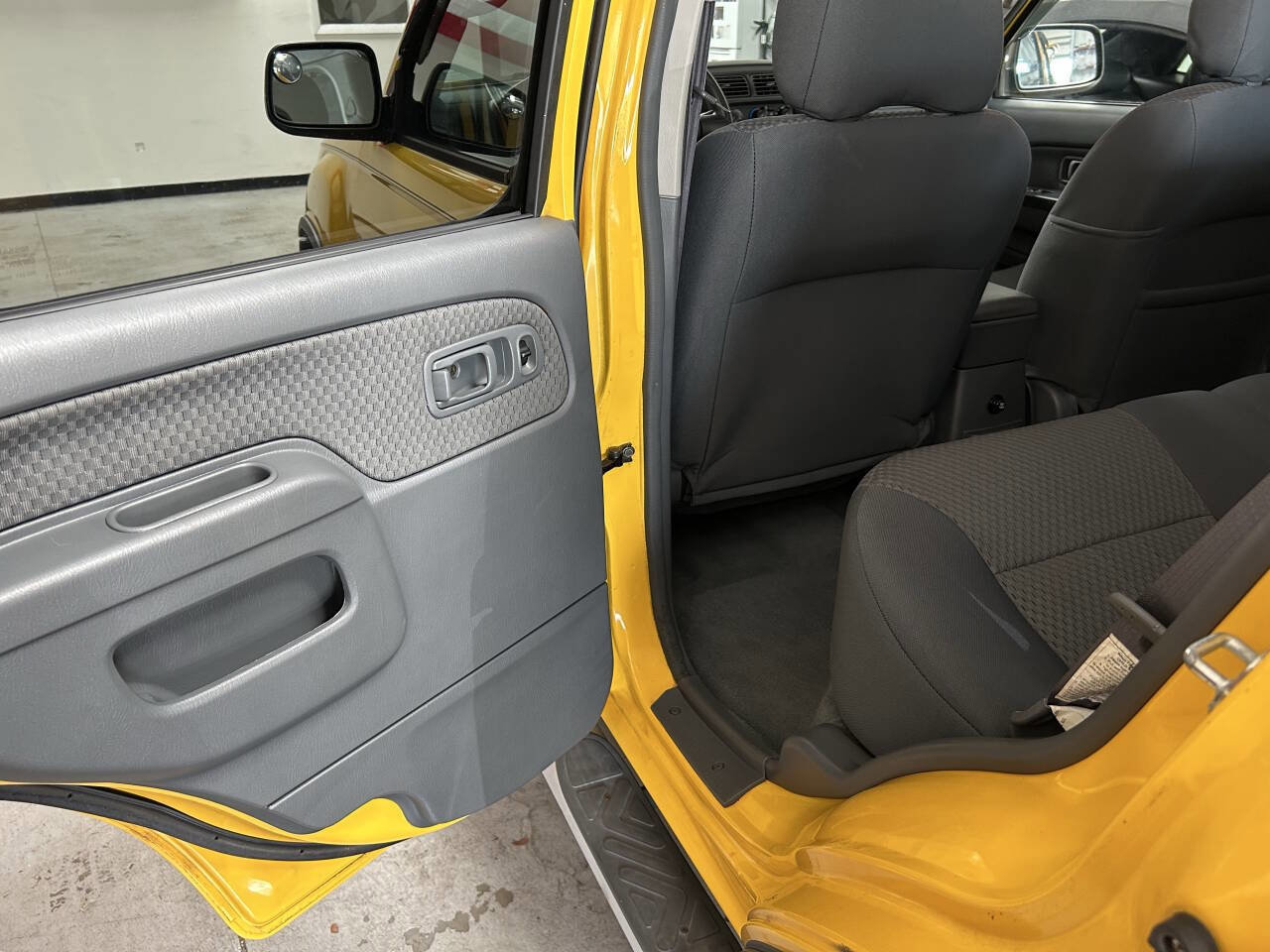 Used 2002 Nissan Xterra XE RWD image 30