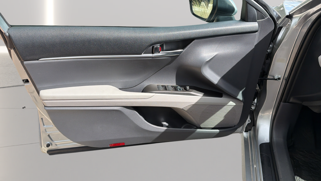 Used 2021 Toyota Camry LE FWD image 22