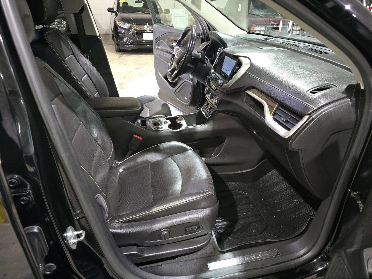 Used 2019 GMC Terrain Denali w/ Advanced Safety Package AWD/4WD image 26