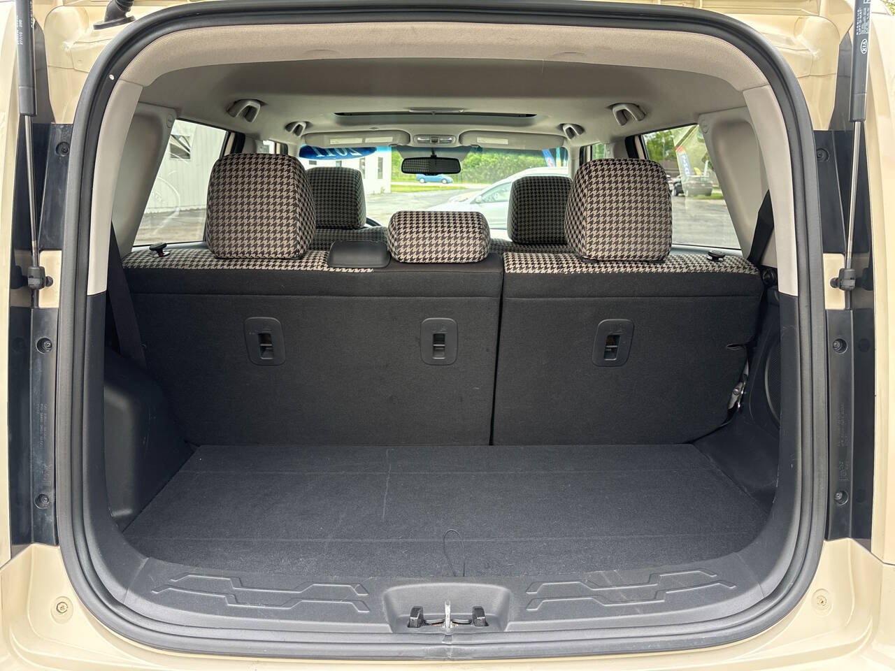 Used 2011 Kia Soul ! FWD image 22