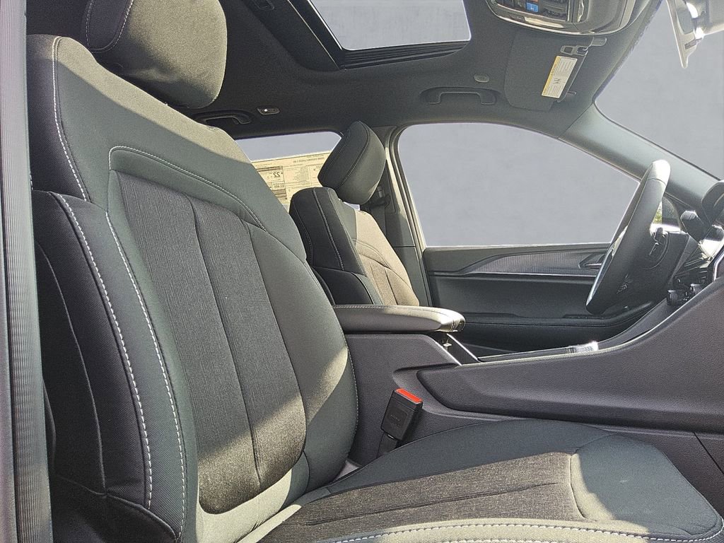 New 2025 Jeep Grand Cherokee Laredo X image 30