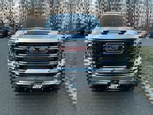 Used 2024 GMC Sierra 3500 SLE image 3