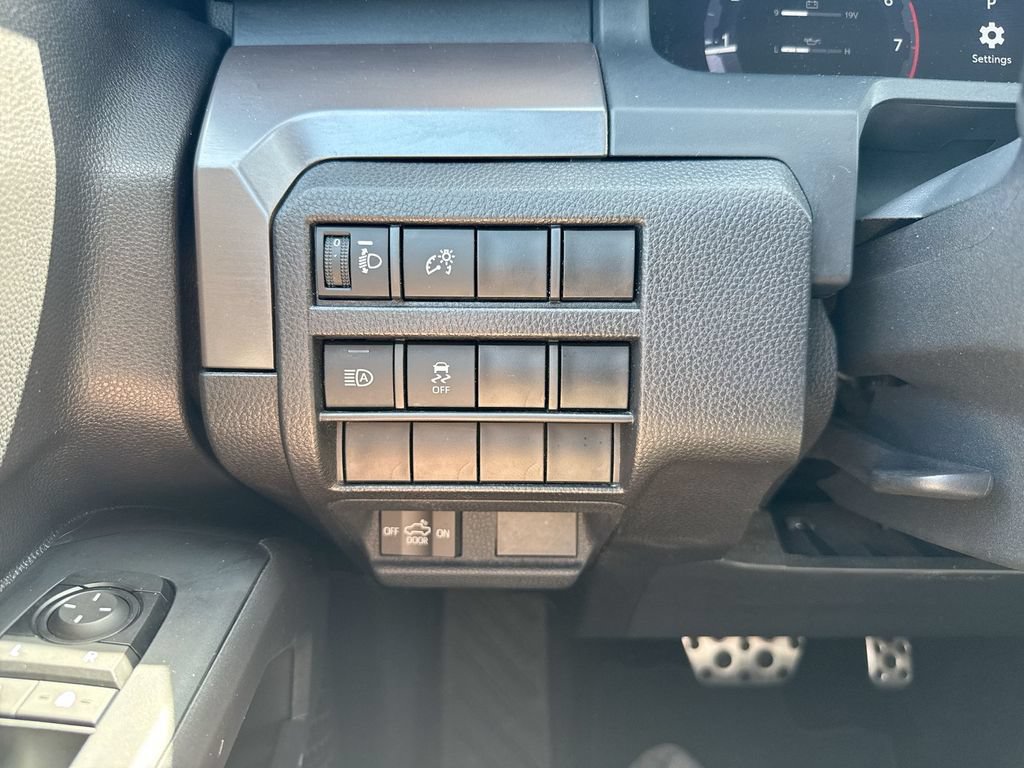 Used 2024 Toyota Tacoma TRD Sport AWD/4WD image 18