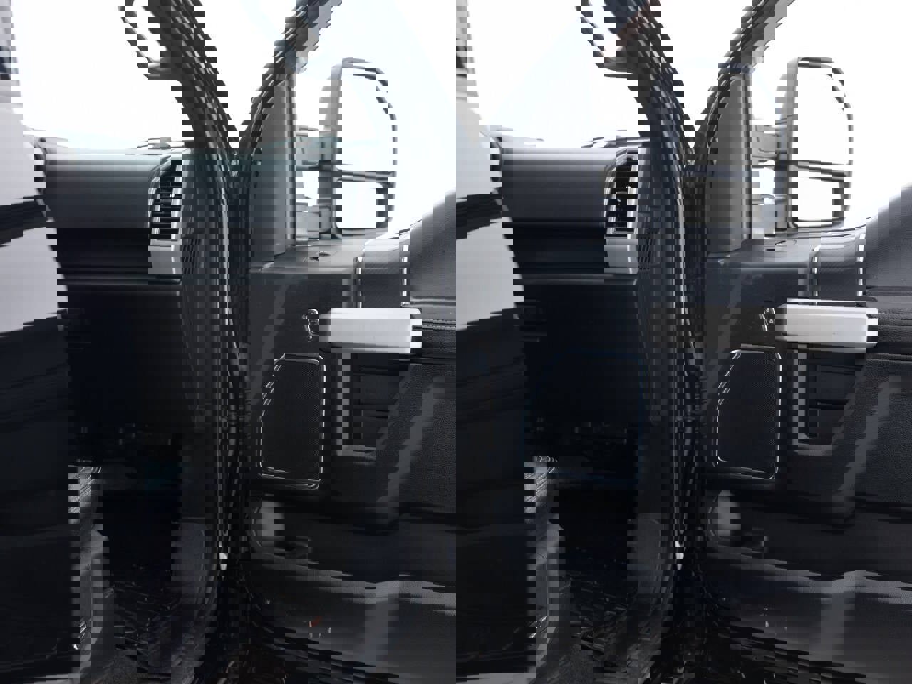 Used 2018 Ford F150 Lariat w/ Equipment Group 502A Luxury image 32