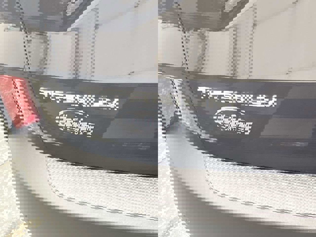 Certified 2022 Ford Escape Titanium w/ Class II Trailer Tow Package image 31