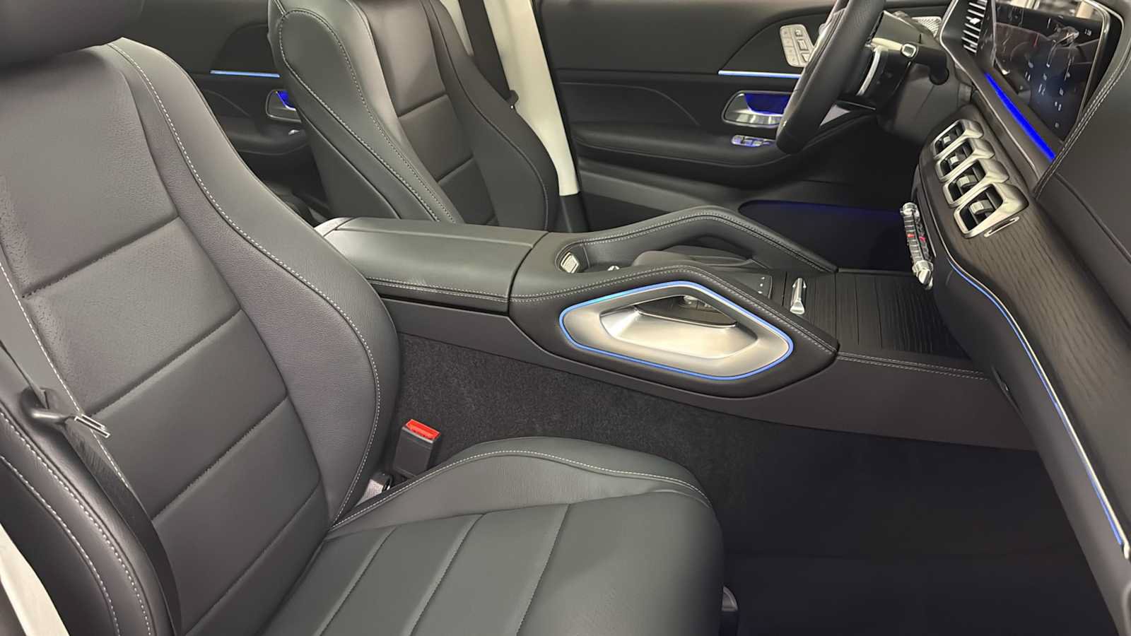 New 2026 Mercedes-Benz GLS 450 4MATIC image 38