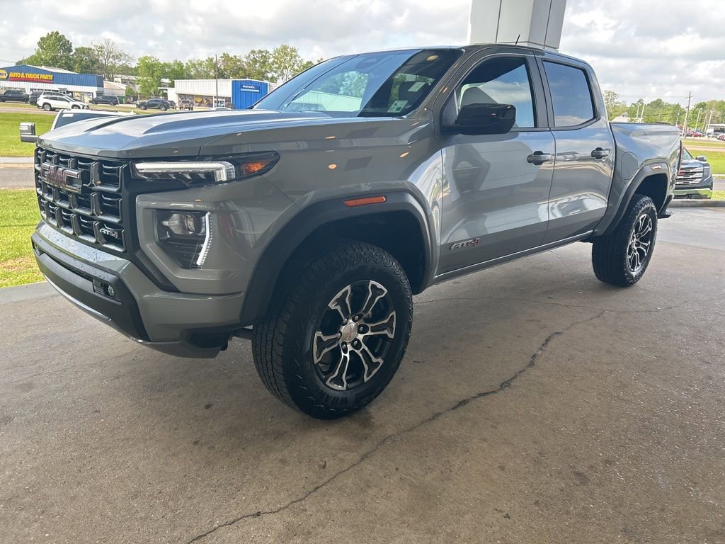 Used 2025 GMC Canyon AT4 w/ AT4 Premium Package AWD/4WD image 4