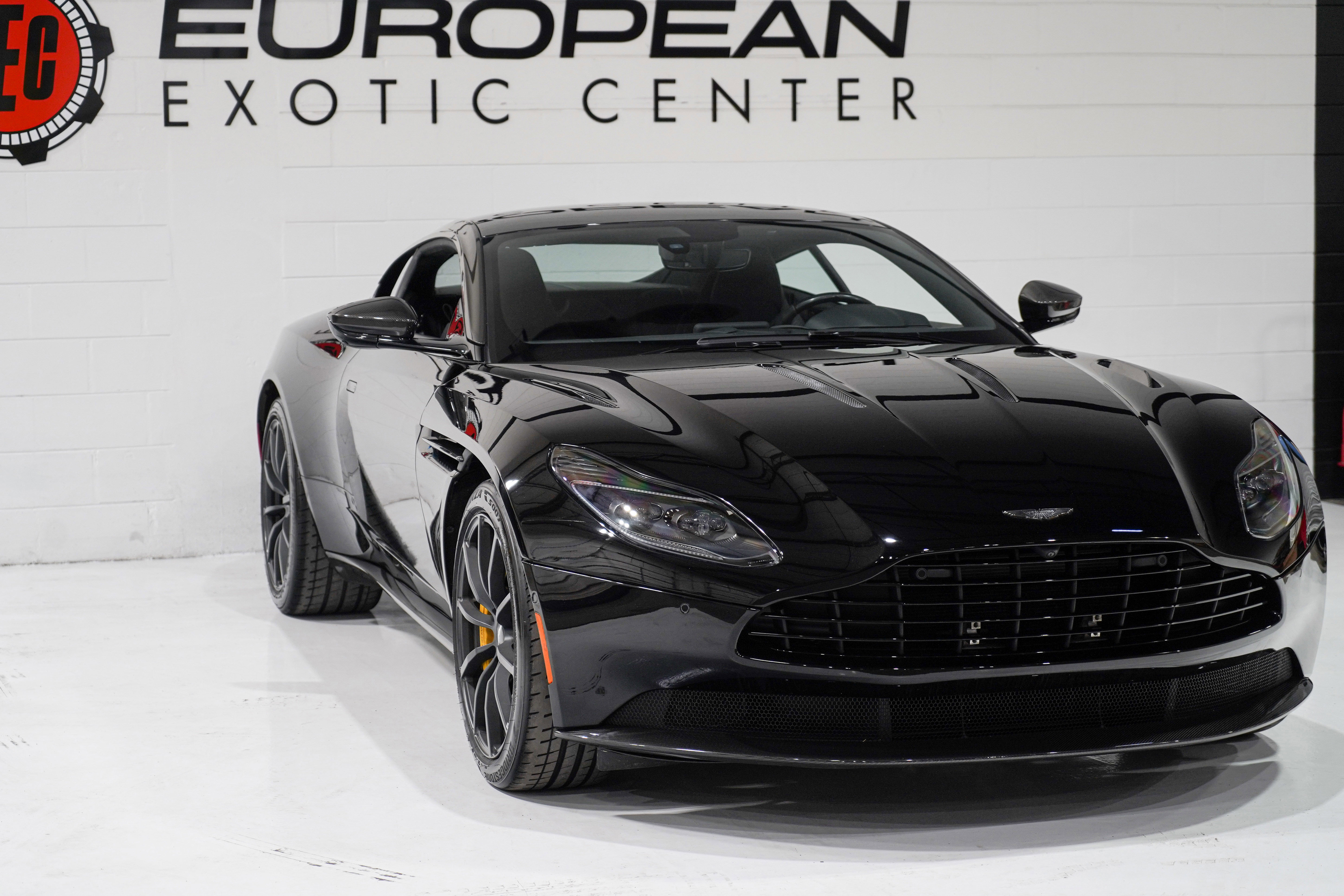 Used 2023 Aston Martin DB11 V12 RWD image 30