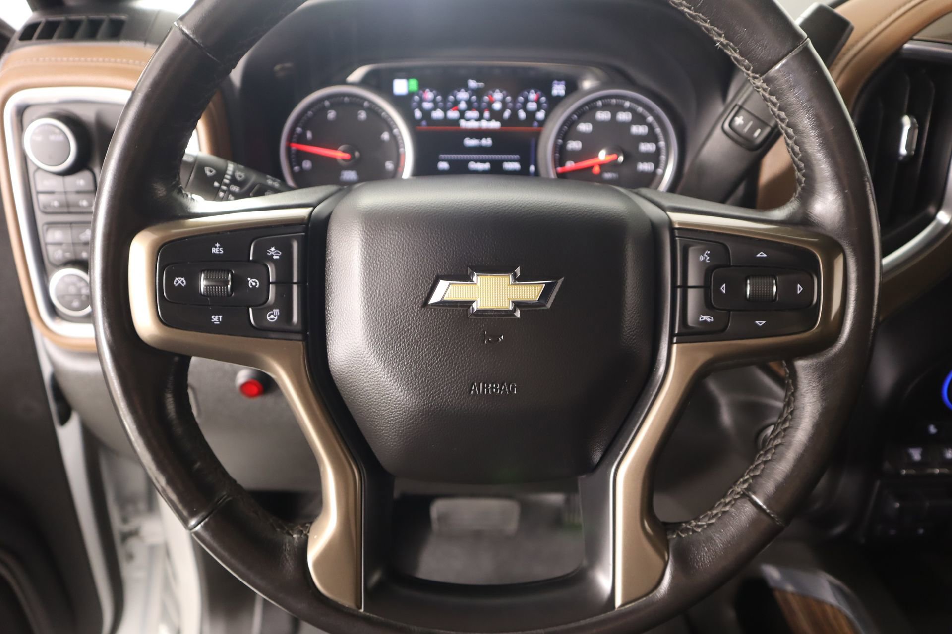 Used 2023 Chevrolet Silverado 3500 High Country AWD/4WD image 3