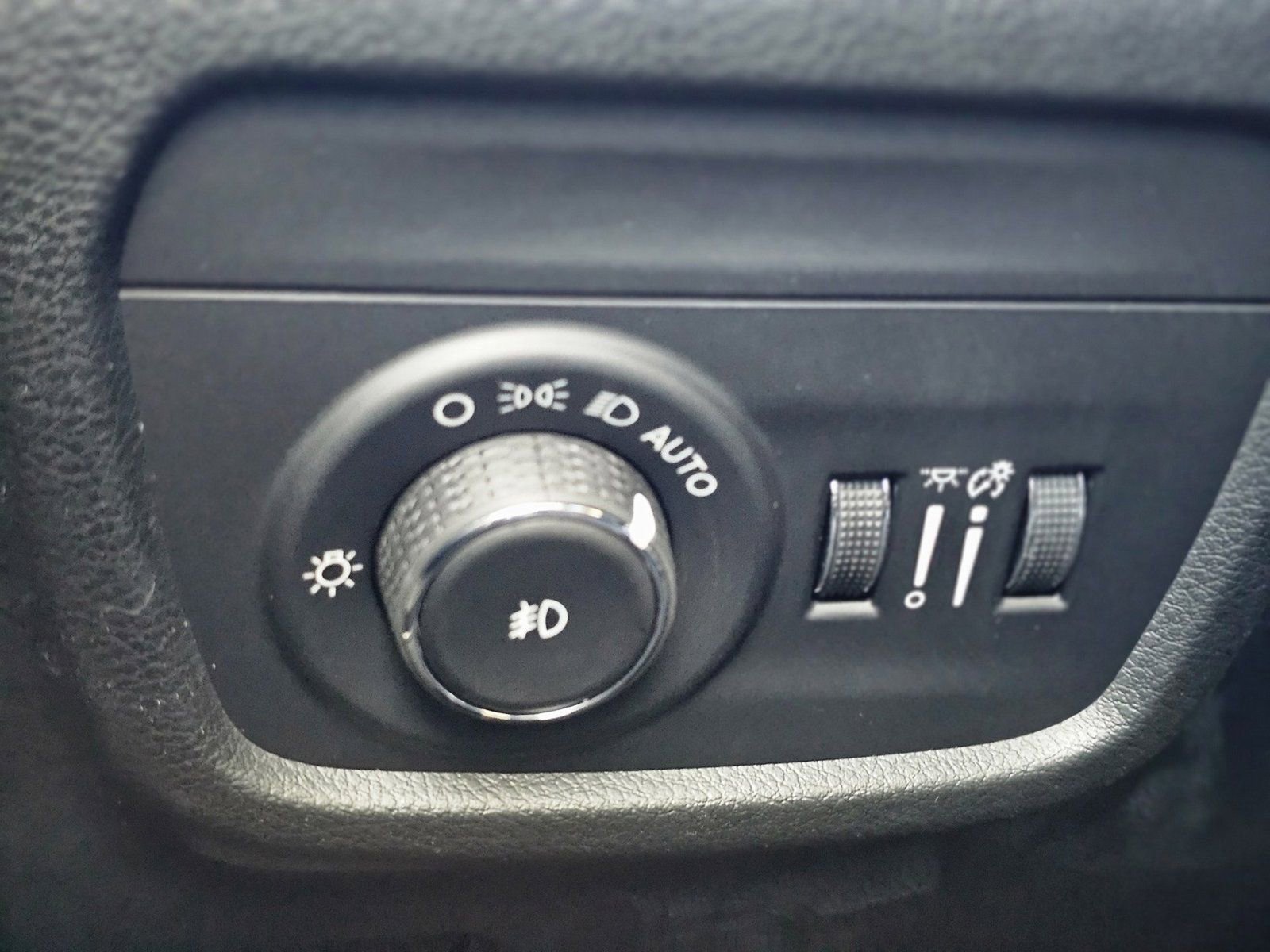 New 2026 Jeep Grand Cherokee Limited Reserve image 13