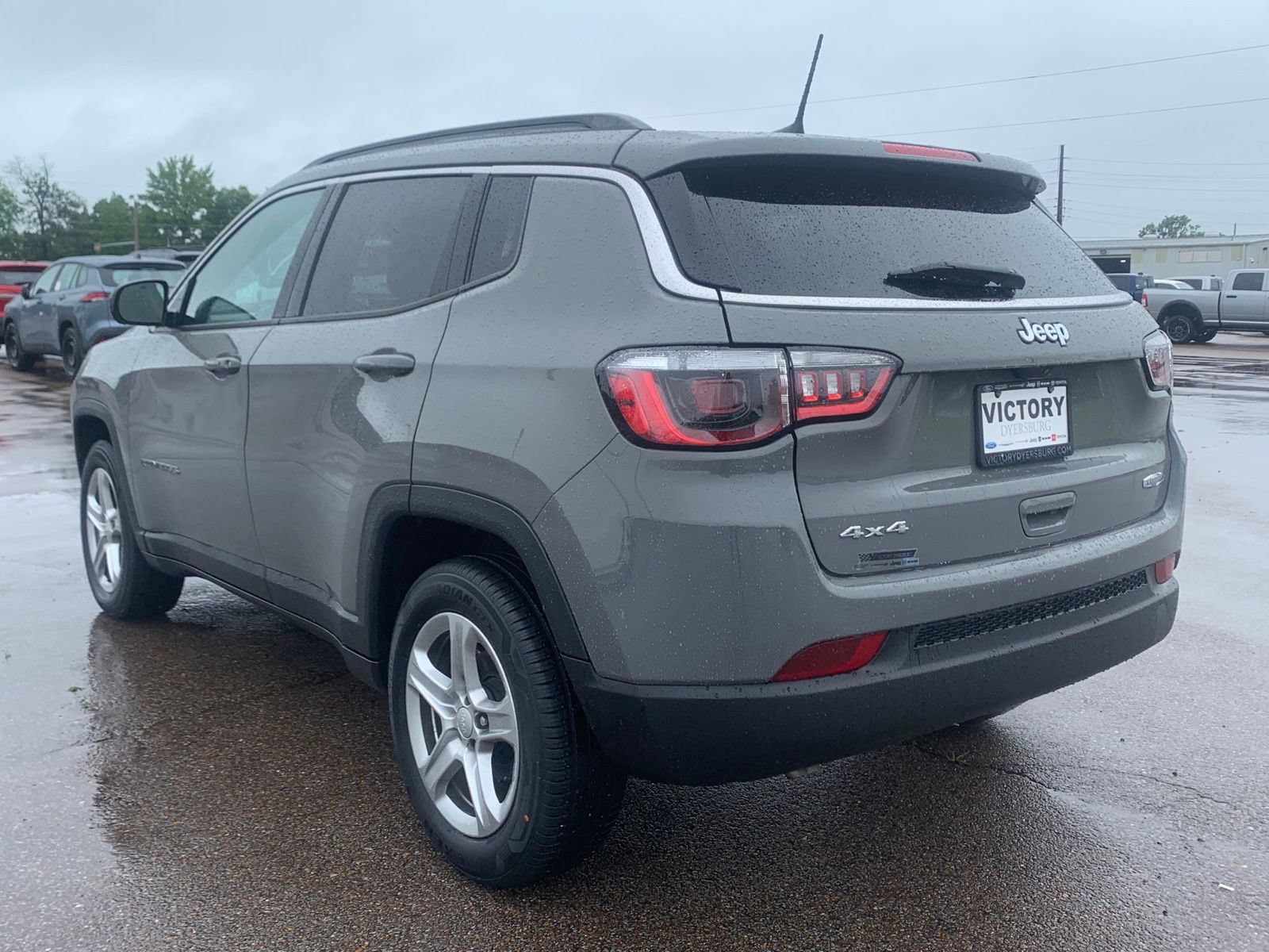 Used 2023 Jeep Compass Latitude AWD/4WD image 4