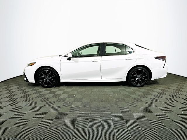 Certified 2024 Toyota Camry SE image 5
