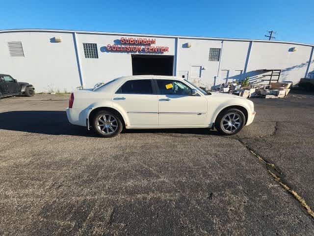 Used 2010 Chrysler 300 C w/ Luxury Group II AWD/4WD image 11