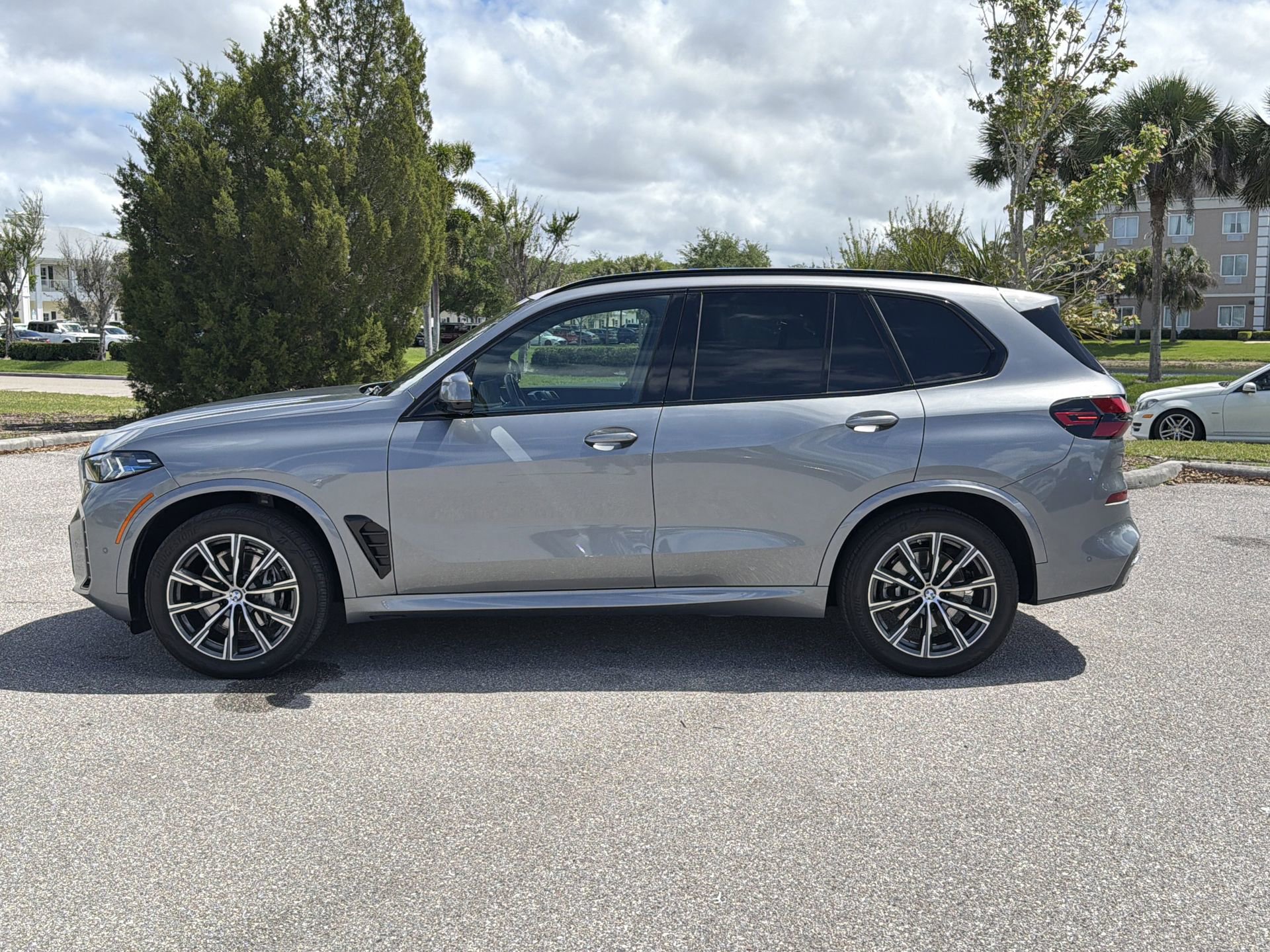Certified 2025 BMW X5 xDrive40i image 7