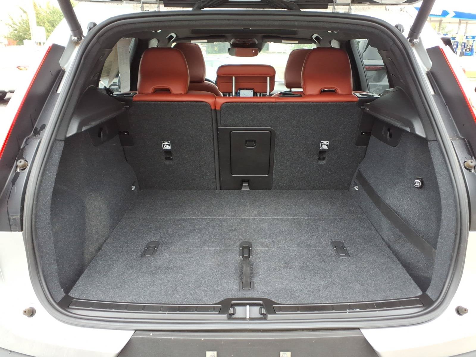 Used 2019 Volvo XC40 T5 Momentum AWD/4WD image 26