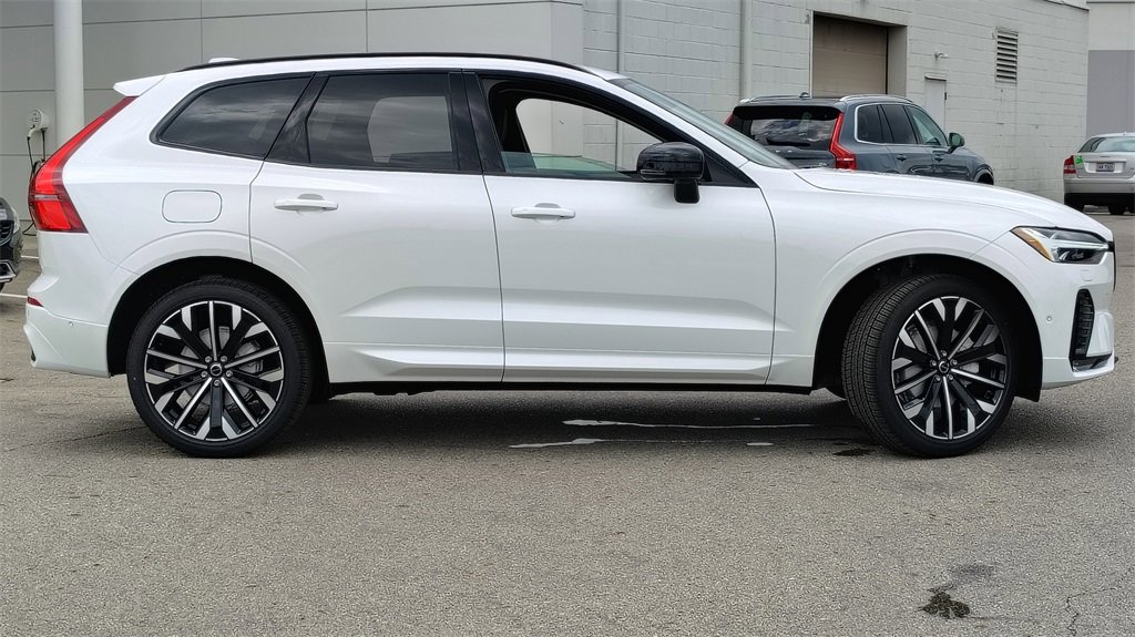New 2026 Volvo XC60 B5 Ultra w/ Climate Package image 2