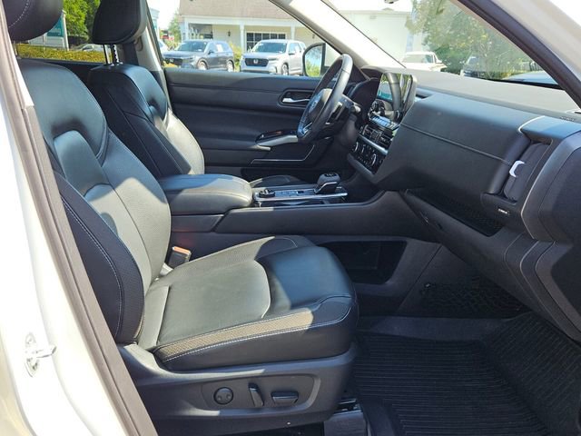 Used 2023 Nissan Pathfinder SL w/ Lighting Package (N92) image 15