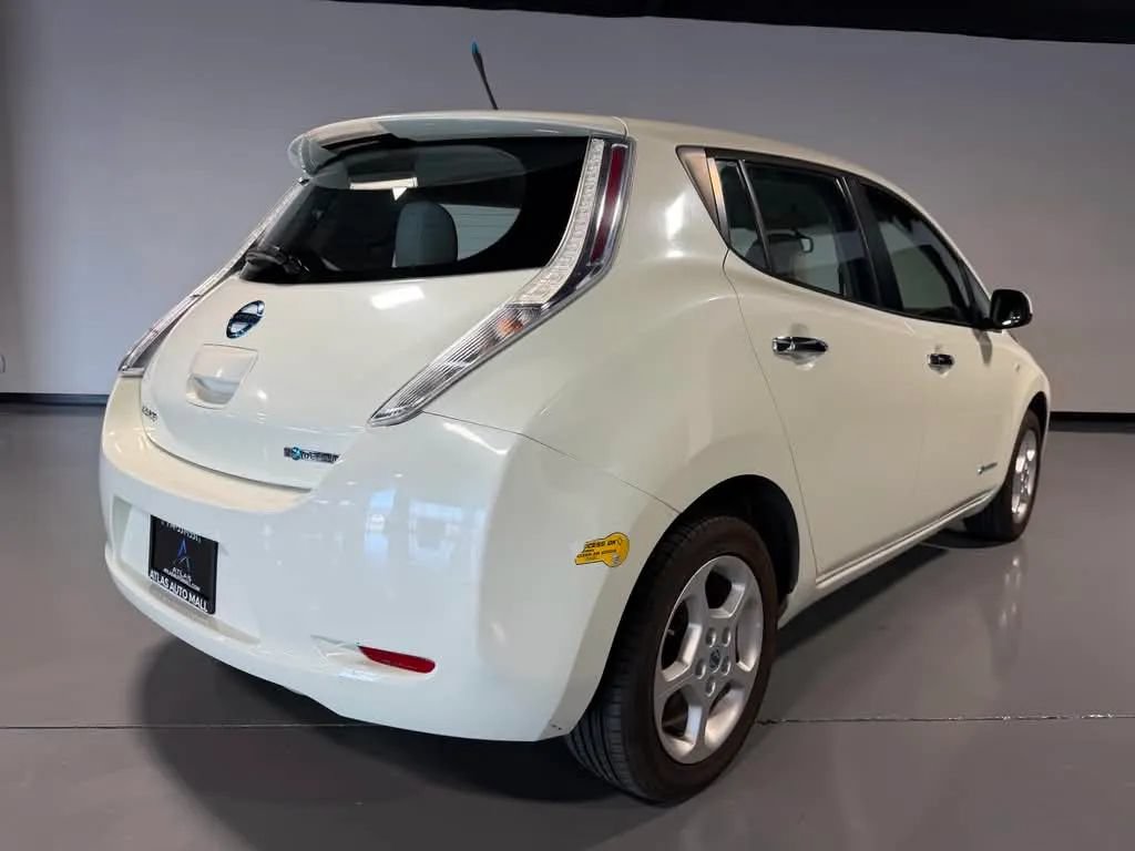 Used 2012 Nissan Leaf SV FWD image 4
