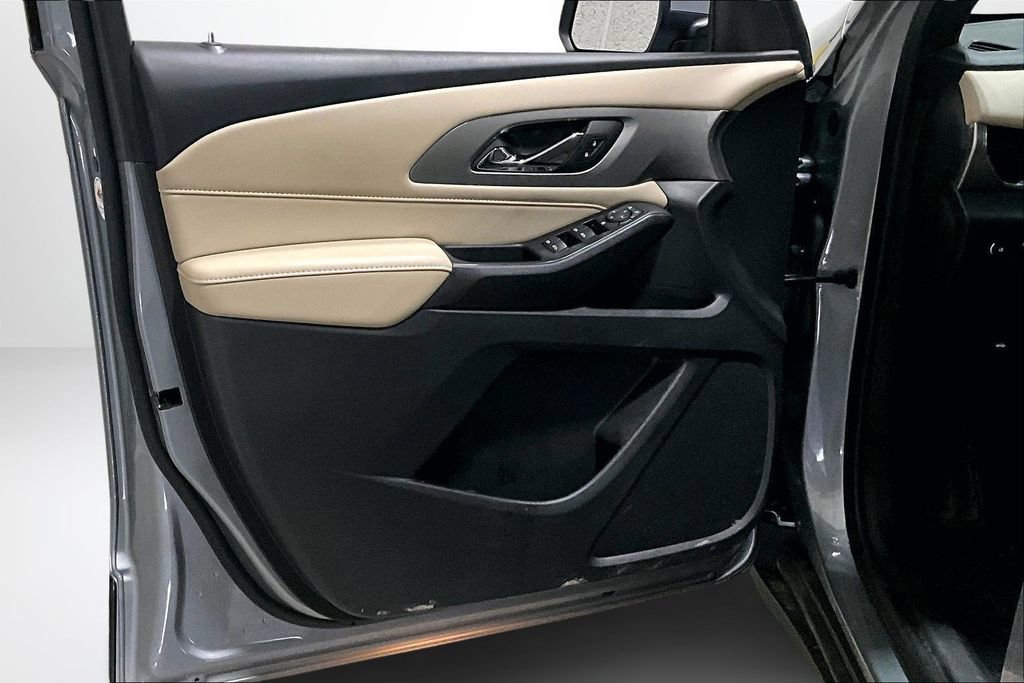 Used 2023 Chevrolet Traverse LS w/ Safety Package image 20