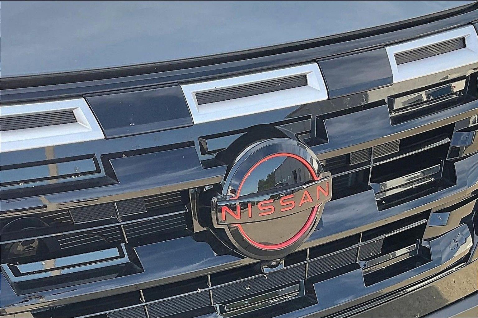 Certified 2025 Nissan Rogue SV image 34