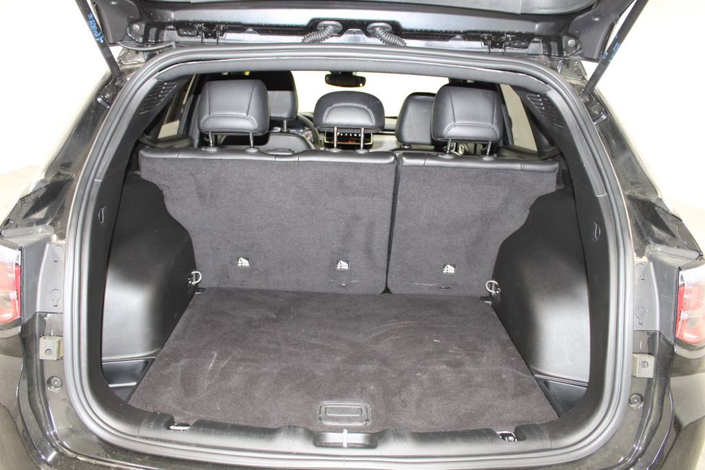 Used 2025 Jeep Compass Latitude AWD/4WD image 14