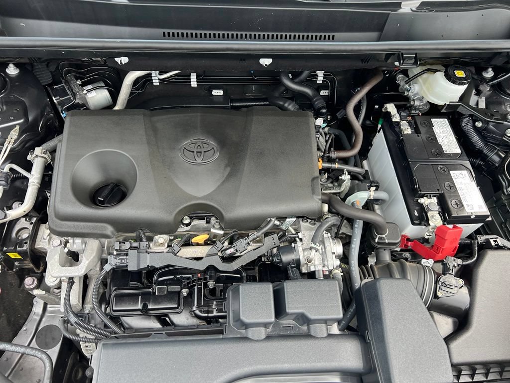 Used 2025 Toyota RAV4 XLE FWD image 44