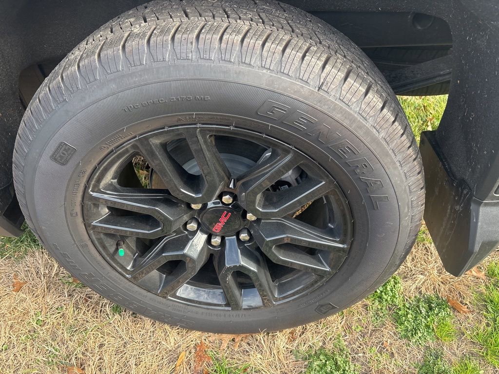 Used 2025 GMC Sierra 1500 Pro w/ Graphite Edition image 17