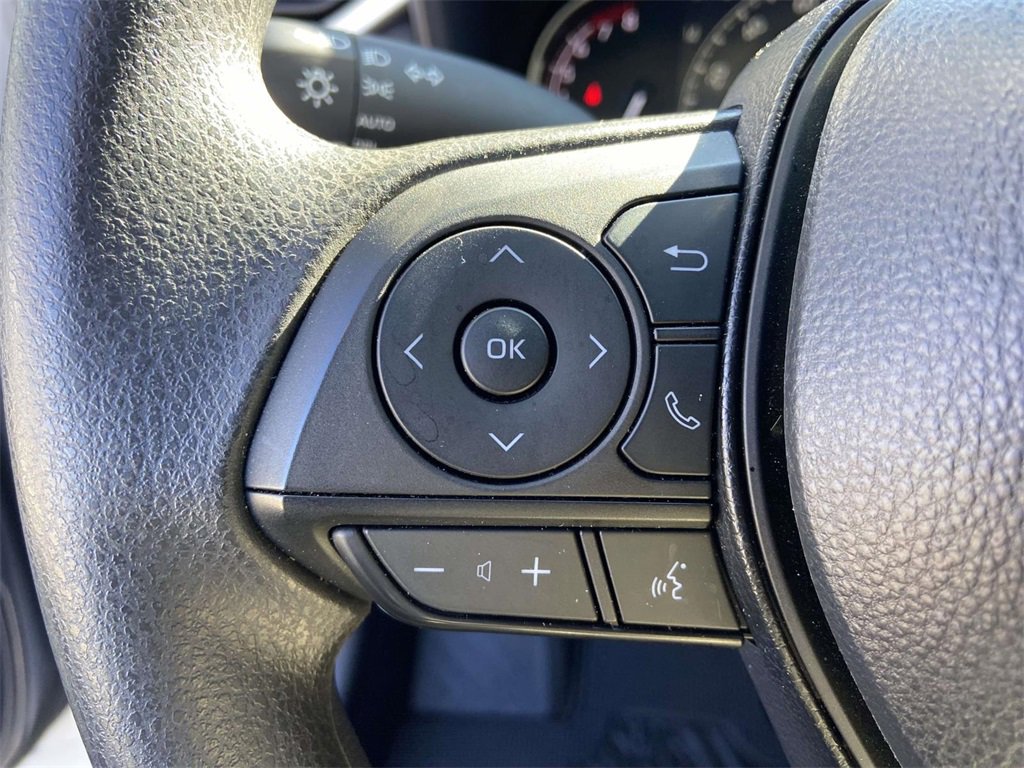 Used 2024 Toyota RAV4 XLE image 31