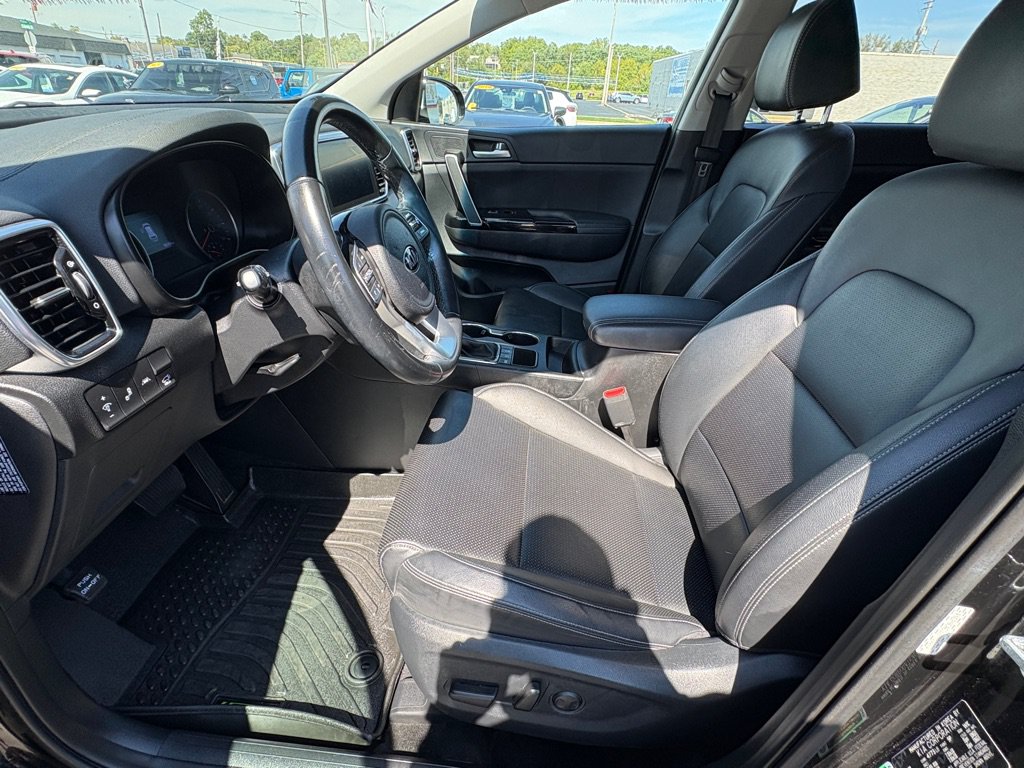 Used 2022 Kia Sportage EX AWD/4WD image 9