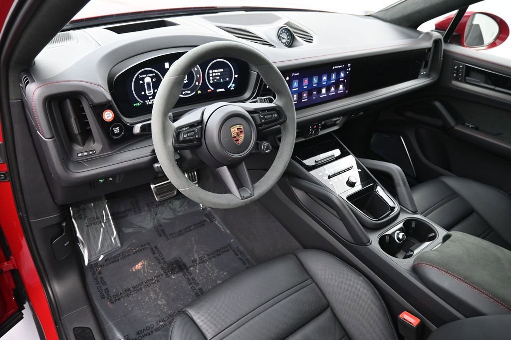 Certified 2026 Porsche Cayenne GTS AWD/4WD image 4