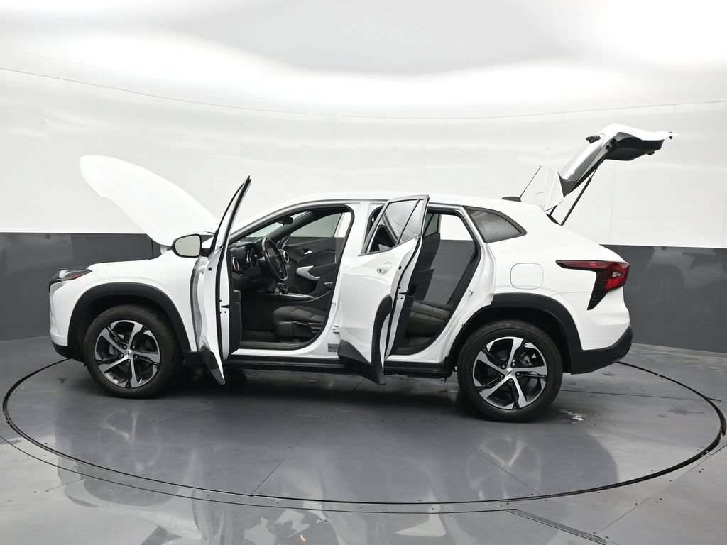 Used 2024 Chevrolet Trax RS w/ Driver Confidence Package FWD image 33