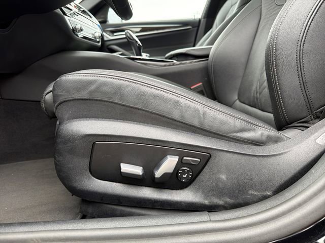 Used 2023 BMW 530e xDrive image 23