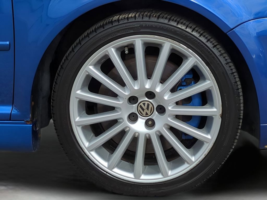 Used 2004 Volkswagen R32 image 11