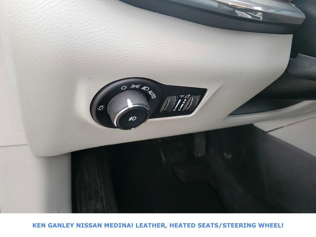 Used 2023 Jeep Compass Limited image 35