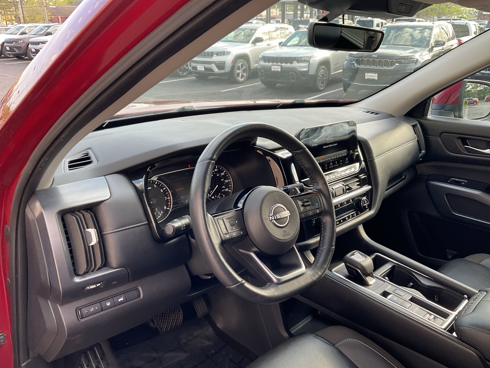 Used 2024 Nissan Pathfinder SL FWD image 21