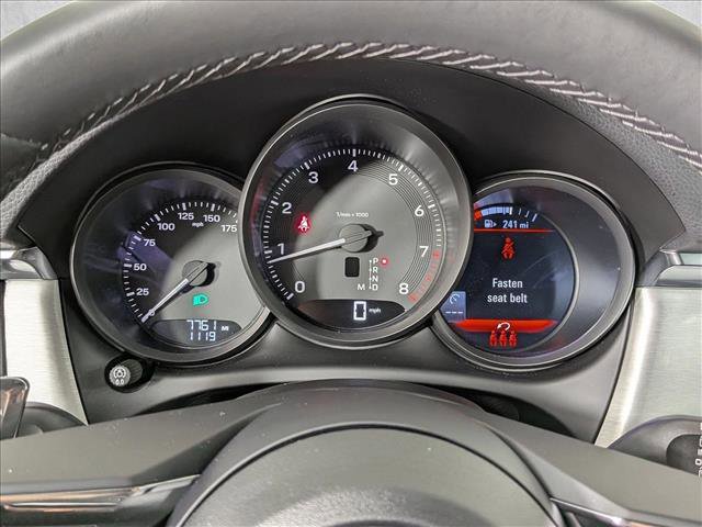 Certified 2025 Porsche Macan AWD/4WD image 16