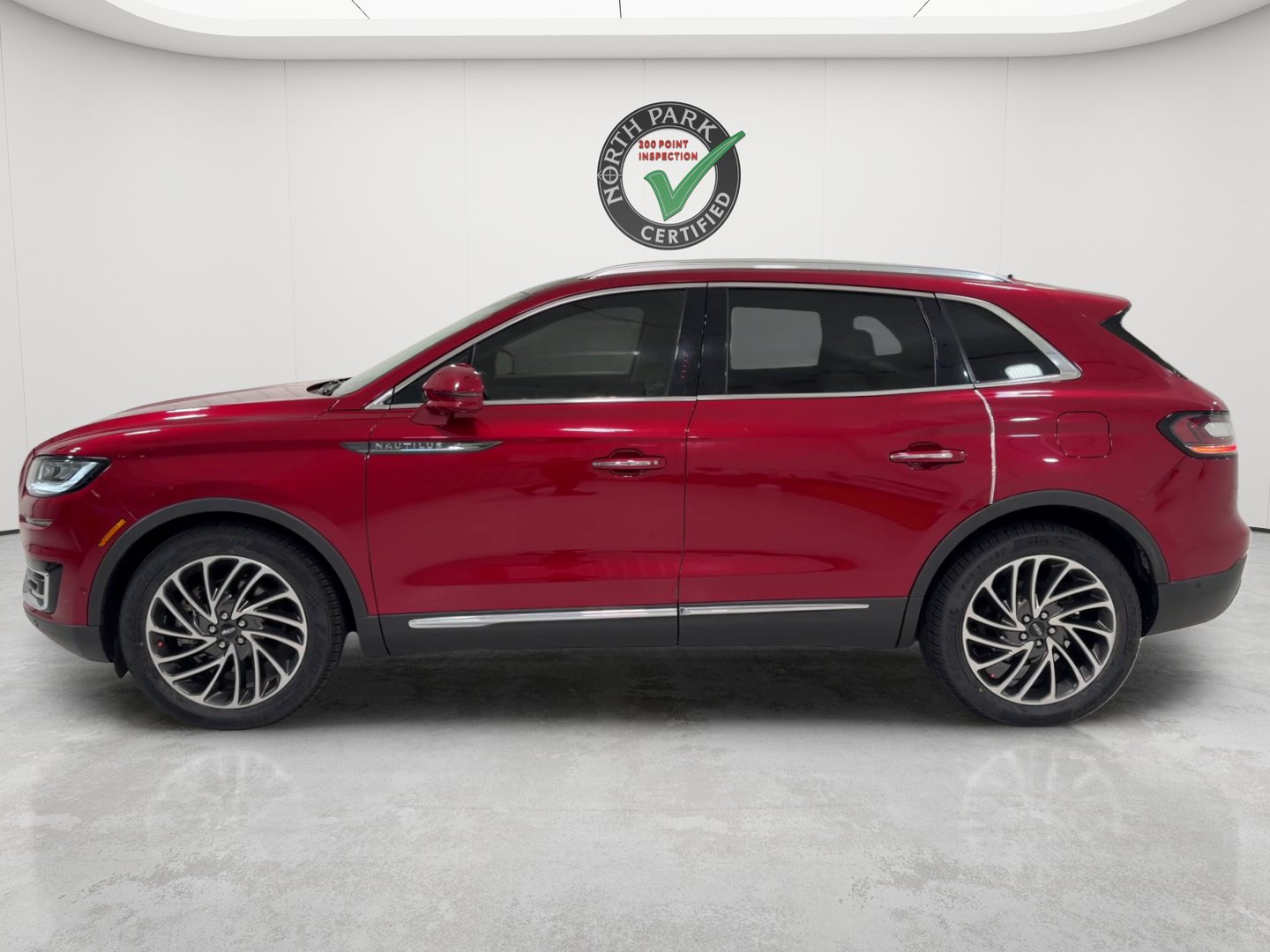 Used 2020 Lincoln Nautilus Reserve FWD image 2
