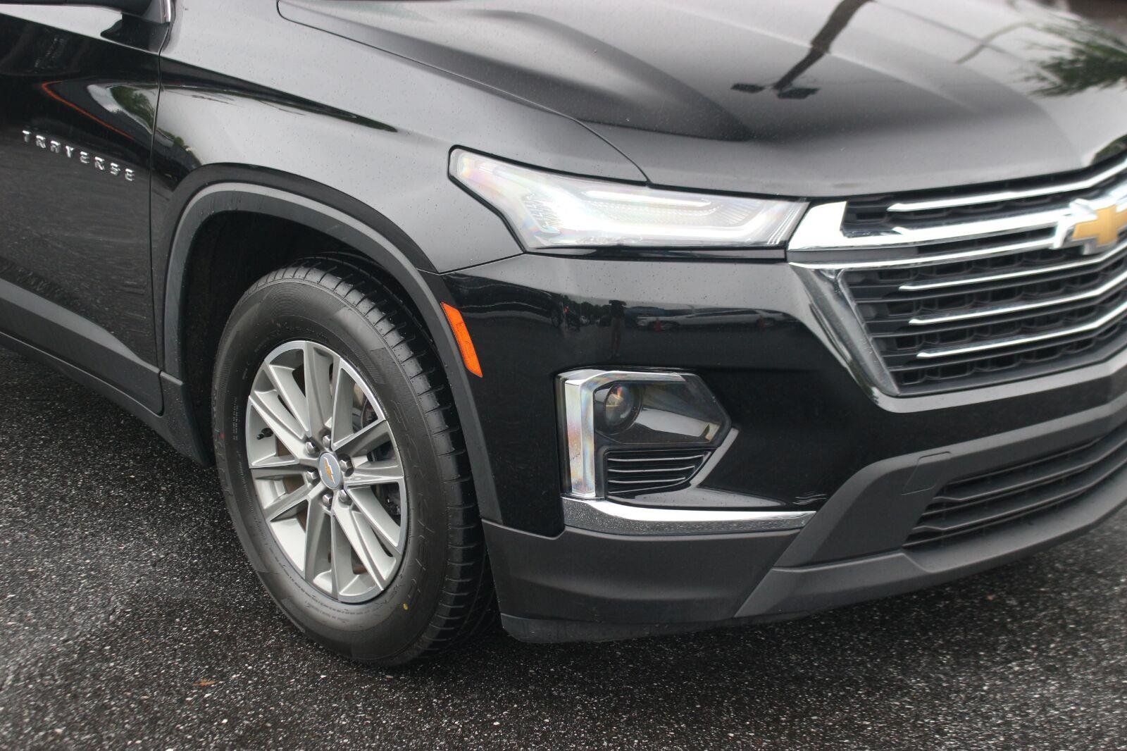 Used 2023 Chevrolet Traverse LT w/ LPO, Cargo Package AWD/4WD image 9